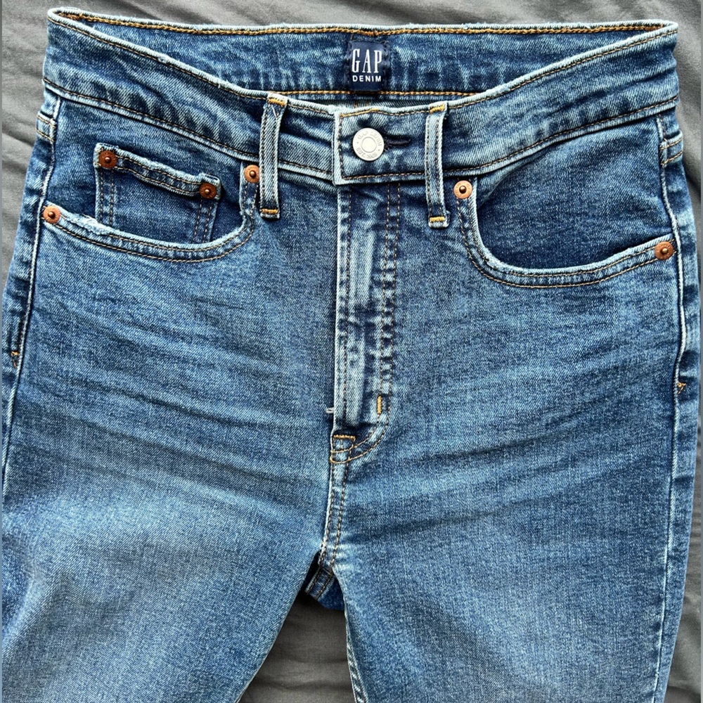 Gap High Rise Straight Cigarette Style Jean